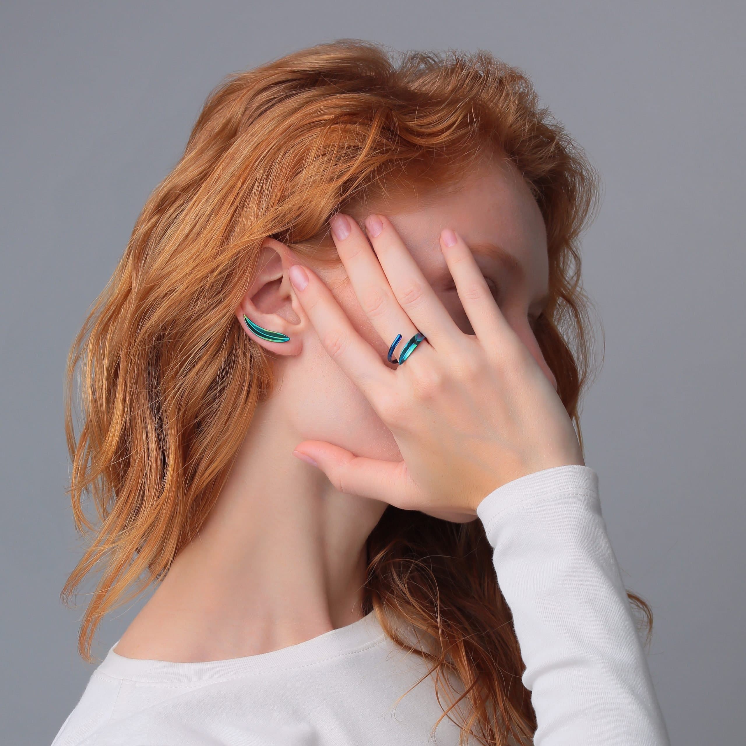 A blade grass Earrings view 3